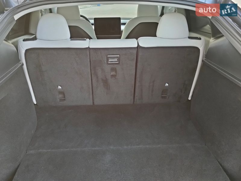 Позашляховик / Кросовер Tesla Model Y 2023 в Києві фото 11 Позашляховик / Кросовер Tesla Model Y 2023 в Києві