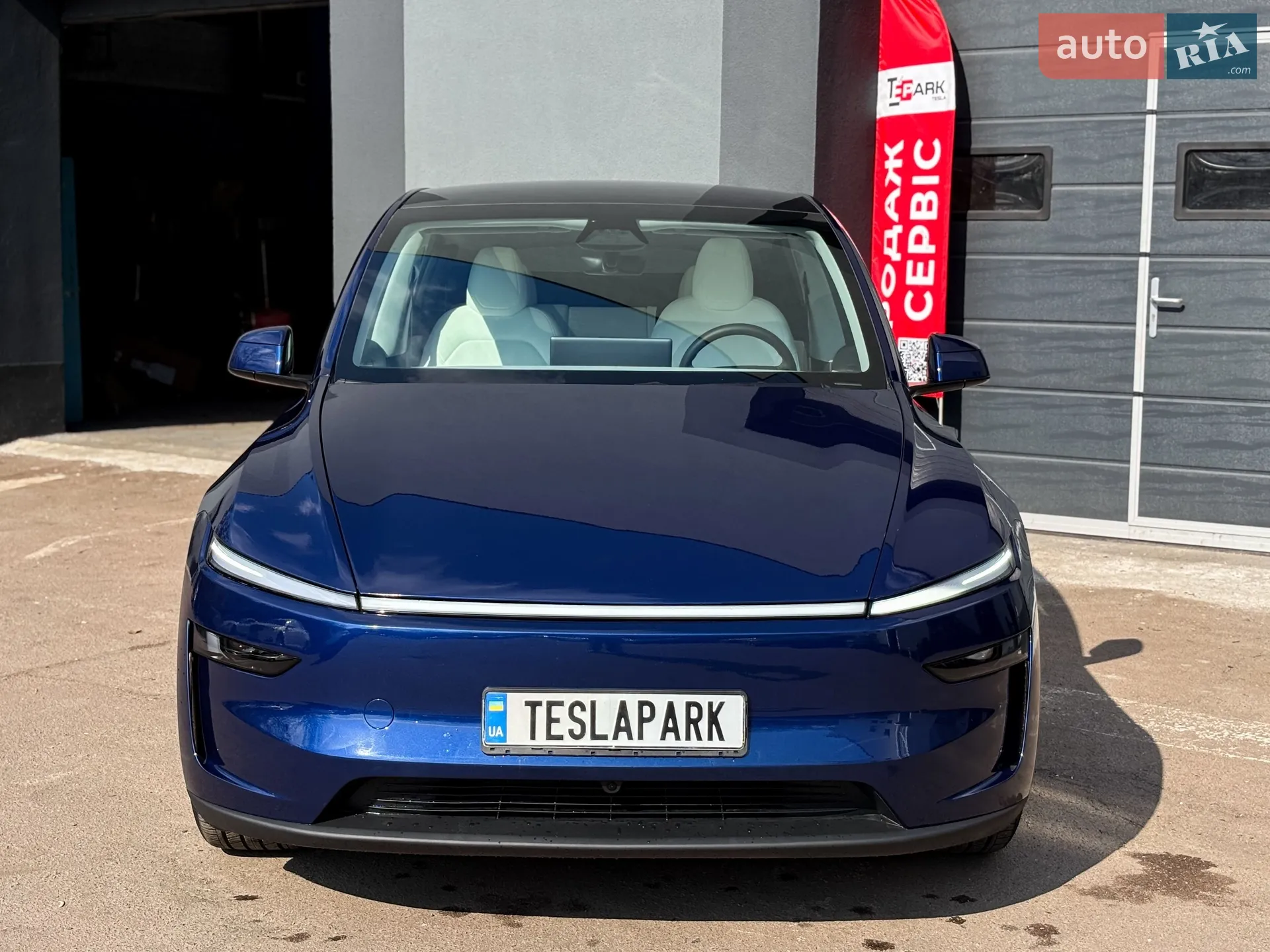 2025 Tesla Model Y - мініатюра 3
