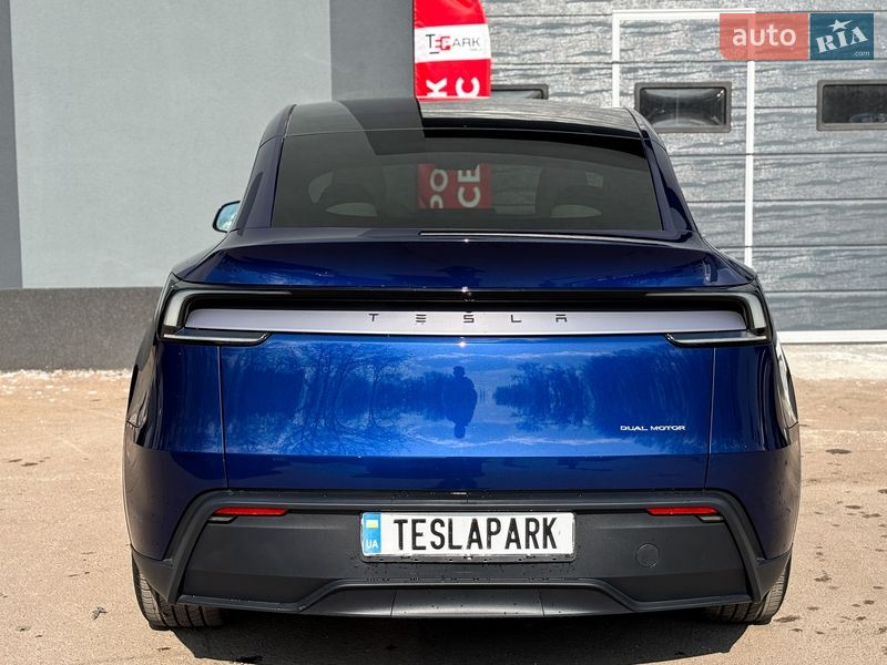 Позашляховик / Кросовер Tesla Model Y 2025 в Києві