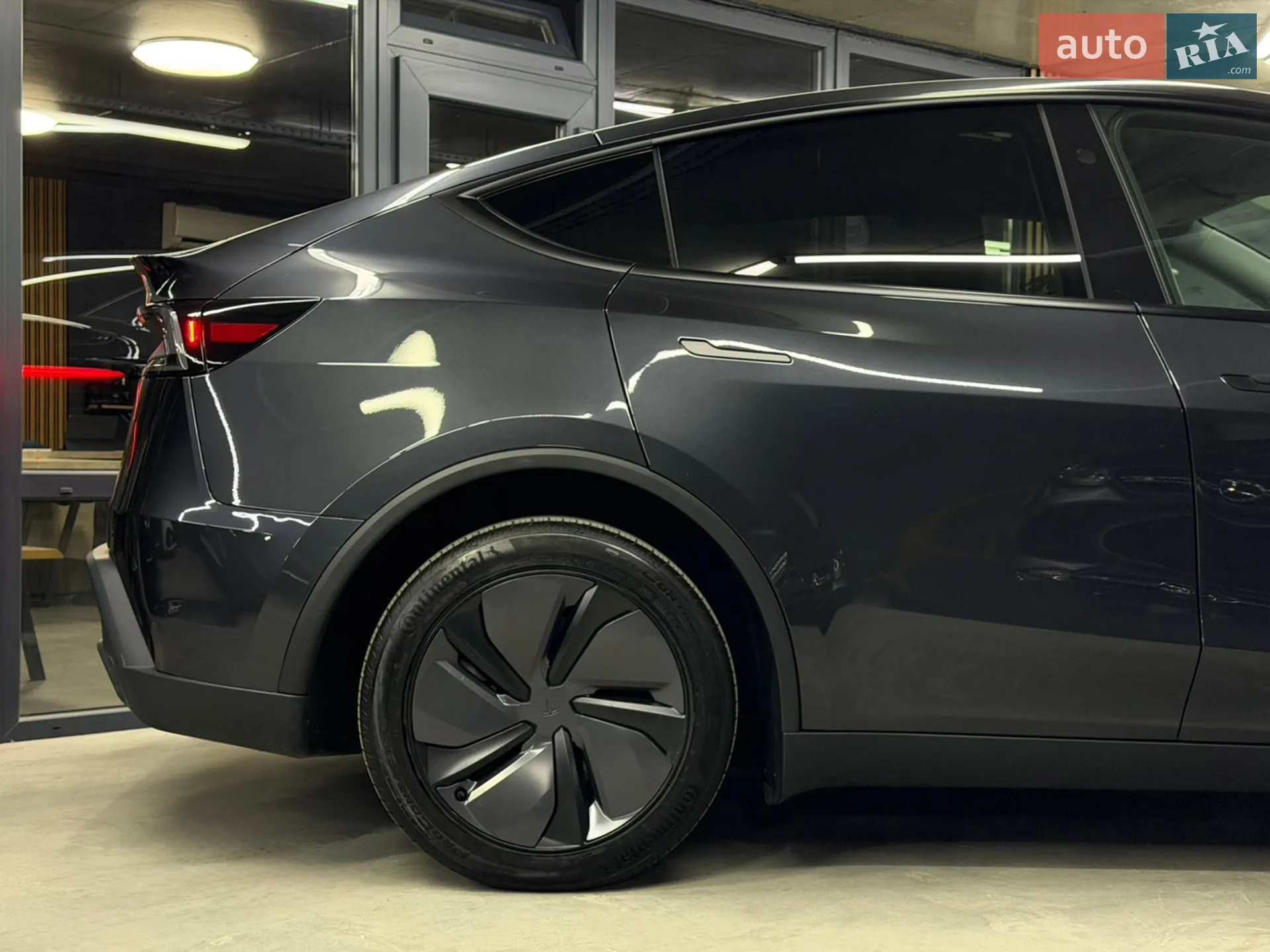 2025 Tesla Model Y - мініатюра 14