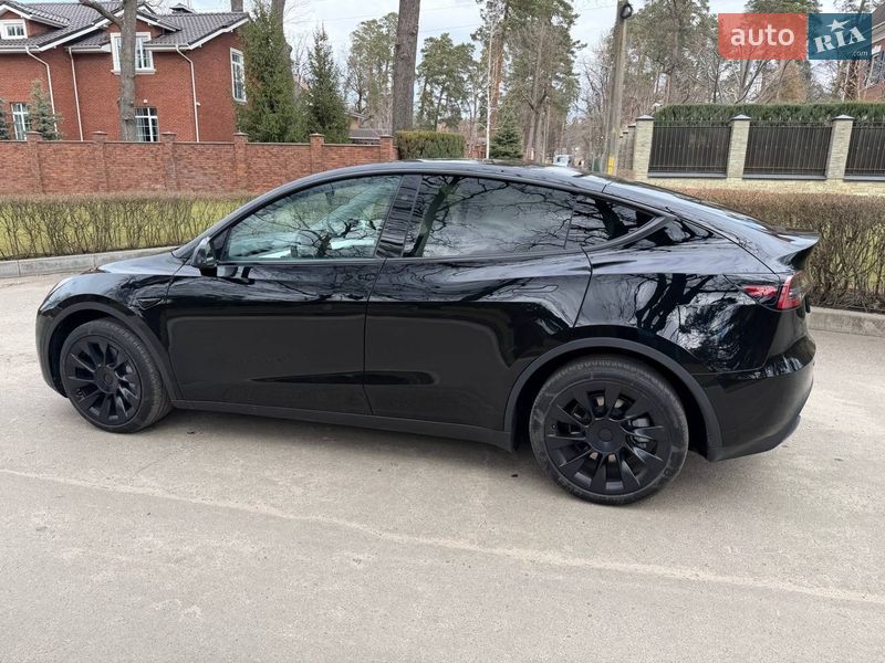 Позашляховик / Кросовер Tesla Model Y 2024 в Києві фото 20 Позашляховик / Кросовер Tesla Model Y 2024 в Києві