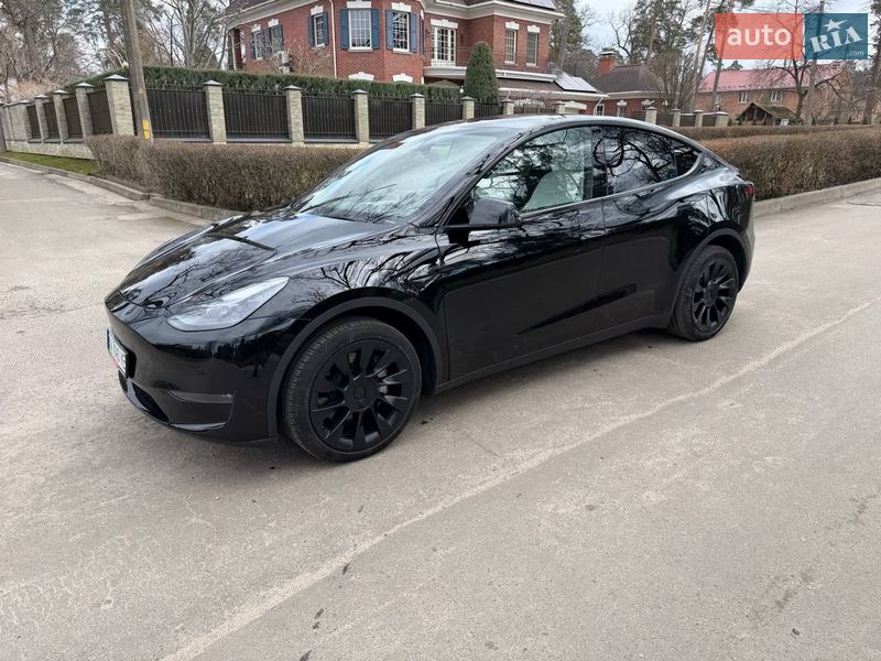 Позашляховик / Кросовер Tesla Model Y 2024 в Києві фото 25 Позашляховик / Кросовер Tesla Model Y 2024 в Києві