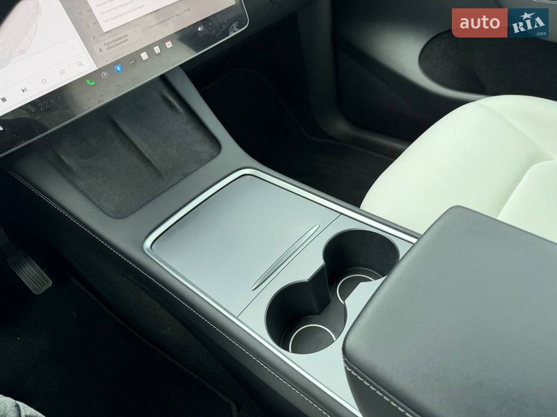 Позашляховик / Кросовер Tesla Model Y 2024 в Києві фото 46 Позашляховик / Кросовер Tesla Model Y 2024 в Києві