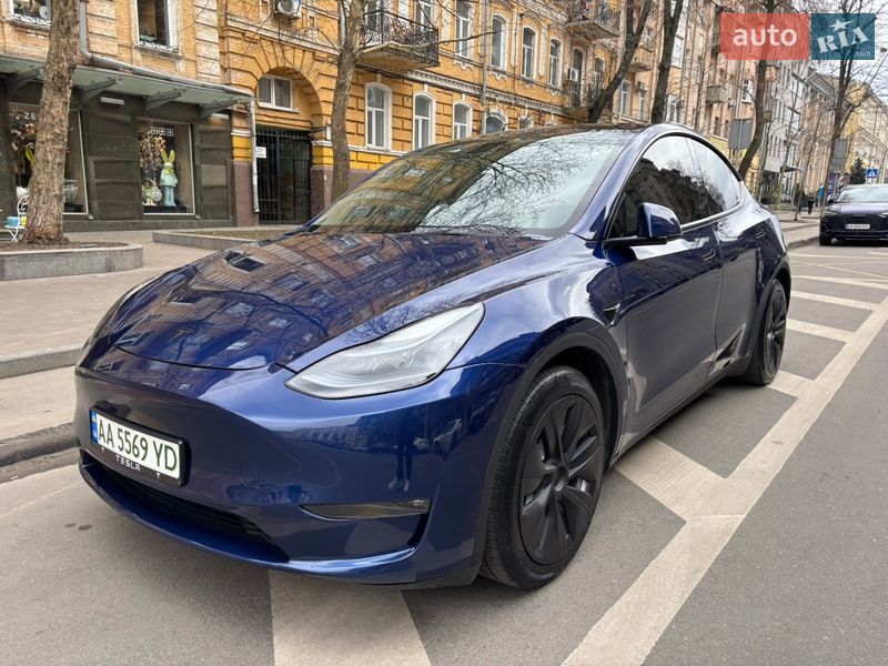 Внедорожник / Кроссовер Tesla Model Y 2023 в Киеве
