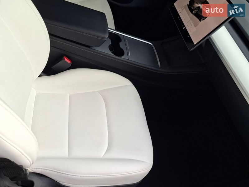 Позашляховик / Кросовер Tesla Model Y 2023 в Хмельницькому