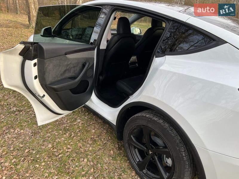 Позашляховик / Кросовер Tesla Model Y 2025 в Радивиліві фото 11 Позашляховик / Кросовер Tesla Model Y 2025 в Радивиліві