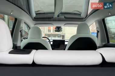 Позашляховик / Кросовер Tesla Model Y 2024 в Фастові