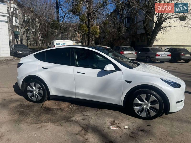 Позашляховик / Кросовер Tesla Model Y 2023 в Києві