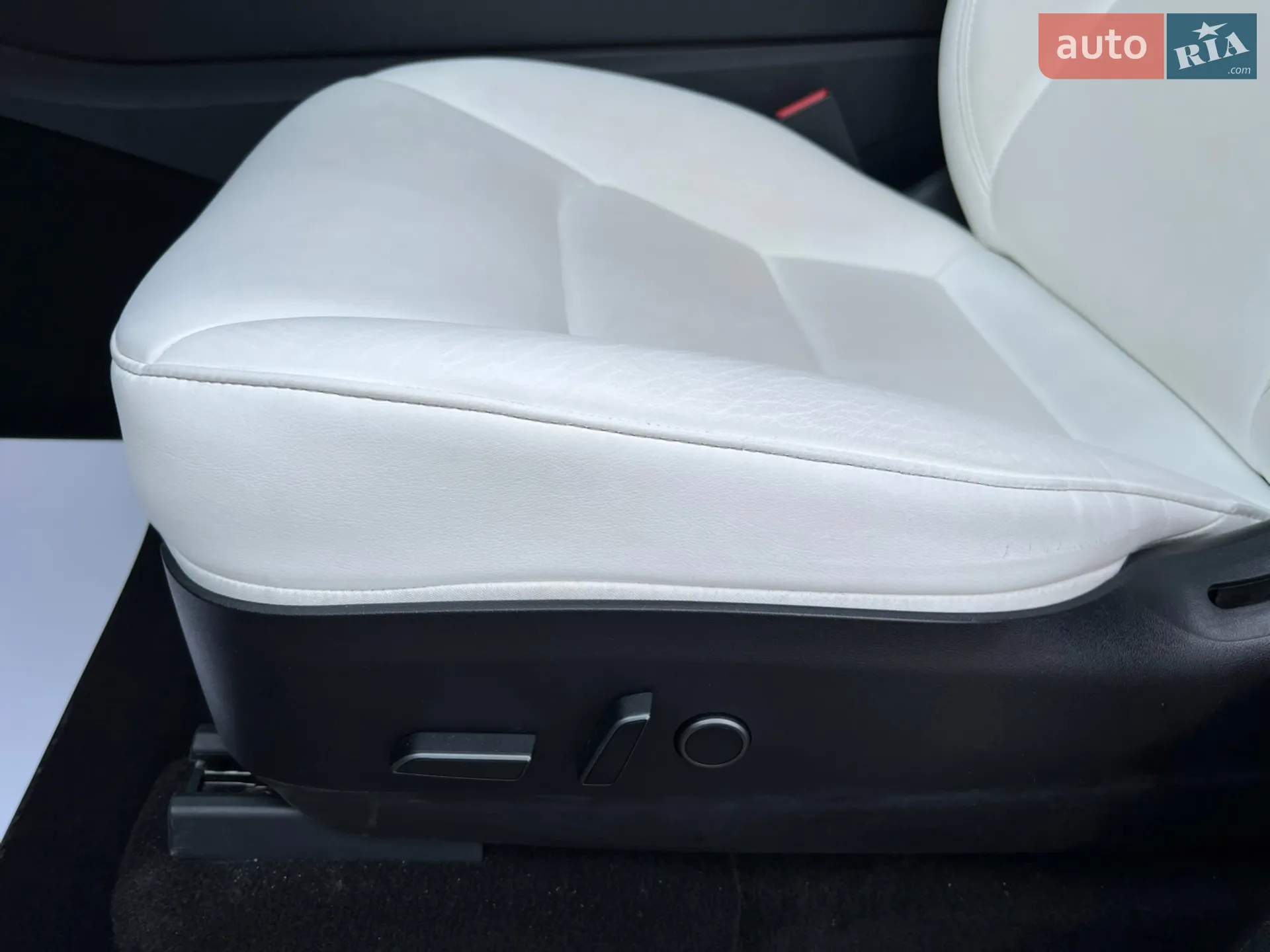 2022 Tesla Model Y - мініатюра 10