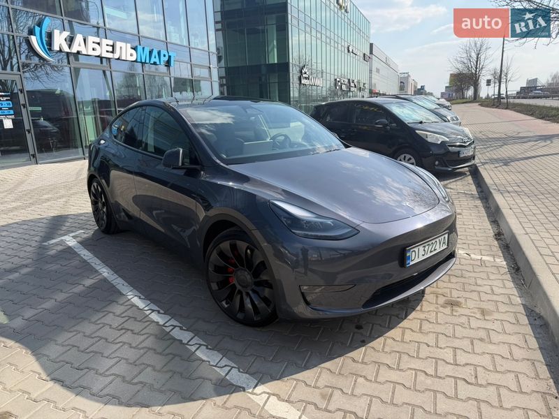 Внедорожник / Кроссовер Tesla Model Y 2023 в Ровно