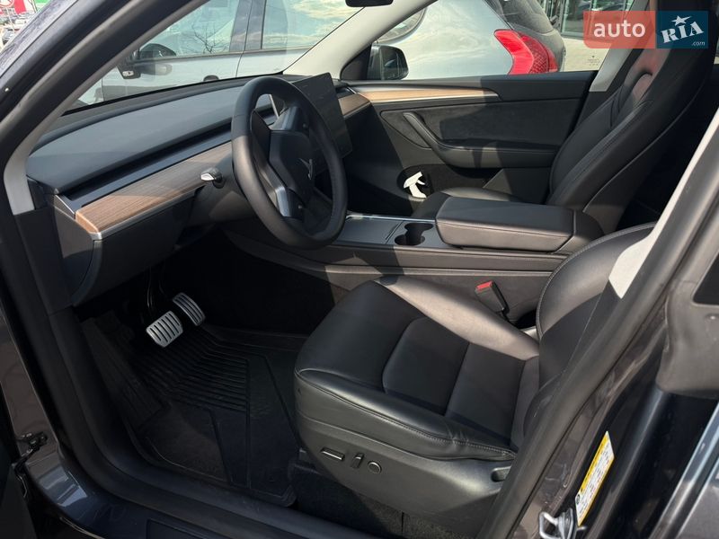 Внедорожник / Кроссовер Tesla Model Y 2023 в Ровно