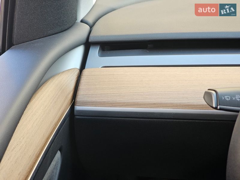 Позашляховик / Кросовер Tesla Model Y 2023 в Києві