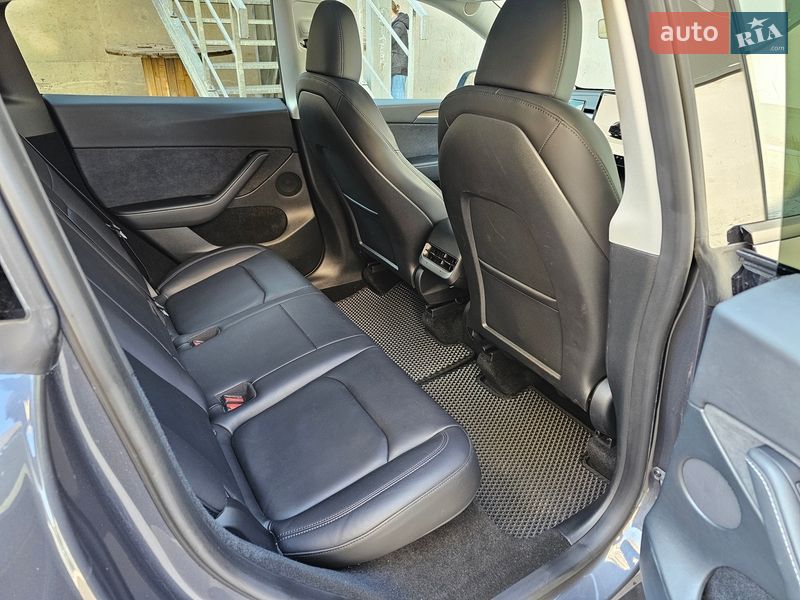 Позашляховик / Кросовер Tesla Model Y 2023 в Києві
