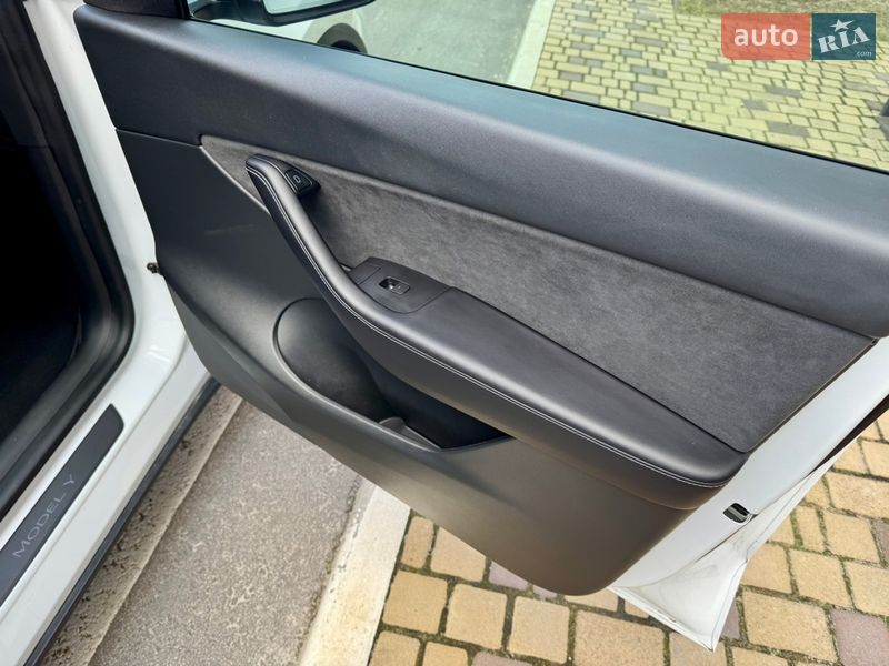 Внедорожник / Кроссовер Tesla Model Y 2022 в Запорожье фото 45 Внедорожник / Кроссовер Tesla Model Y 2022 в Запорожье