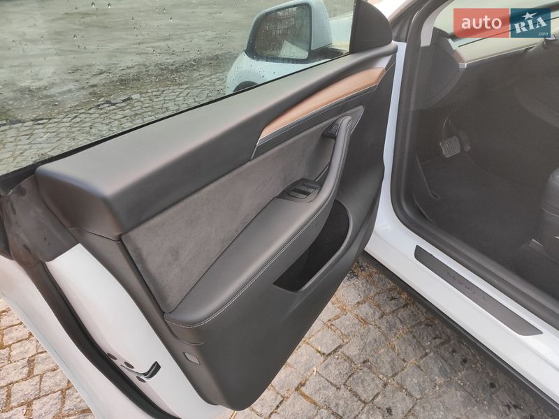 Внедорожник / Кроссовер Tesla Model Y 2024 в Белой Церкви фото 14 Внедорожник / Кроссовер Tesla Model Y 2024 в Белой Церкви