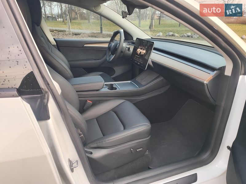 Внедорожник / Кроссовер Tesla Model Y 2024 в Белой Церкви фото 26 Внедорожник / Кроссовер Tesla Model Y 2024 в Белой Церкви