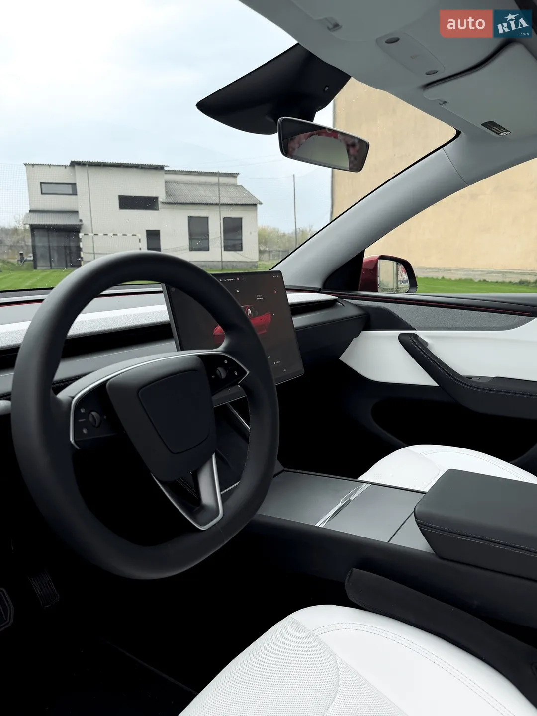 2025 Tesla Model Y - мініатюра 12