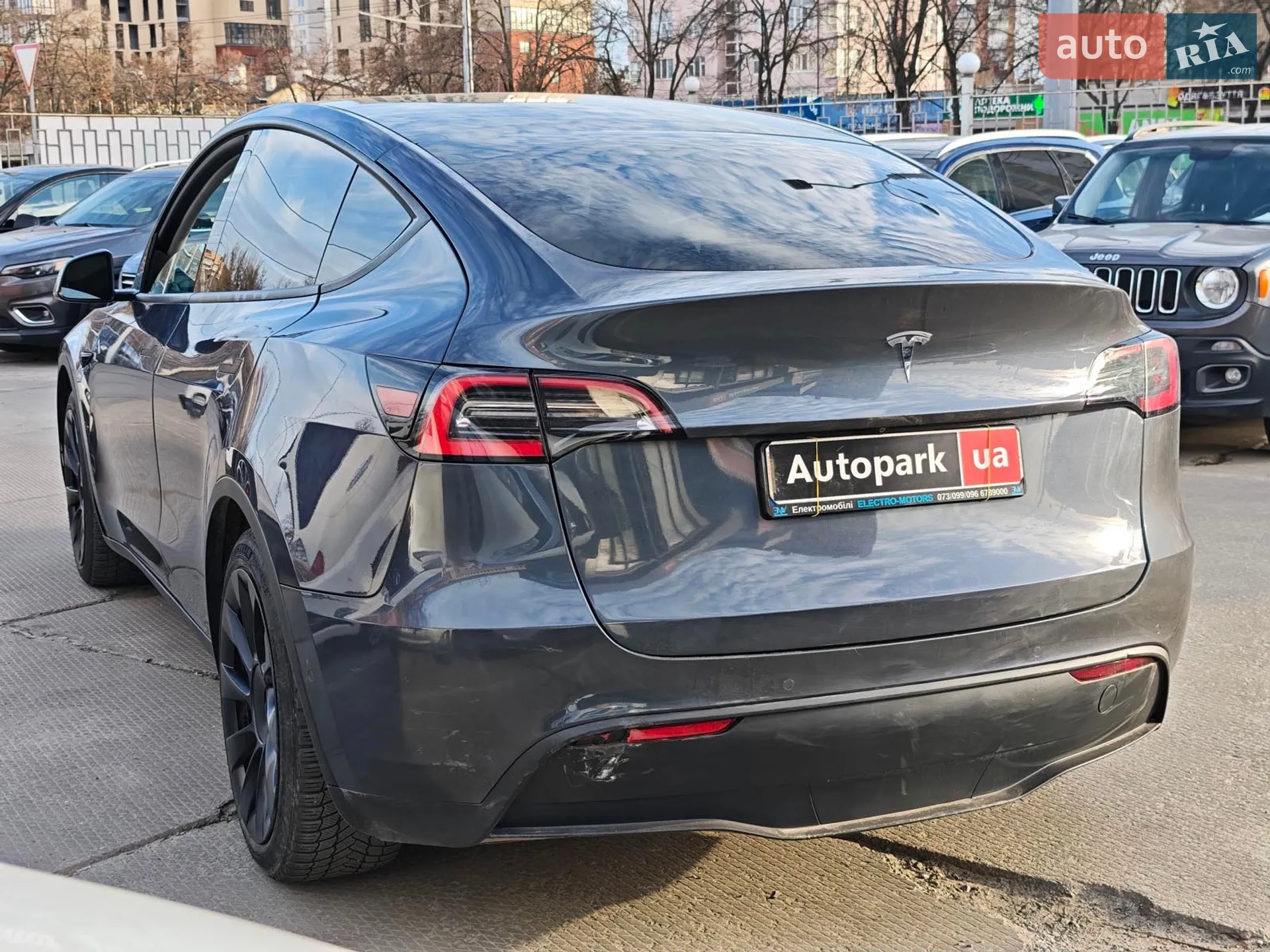 2020 Tesla Model Y - мініатюра 8