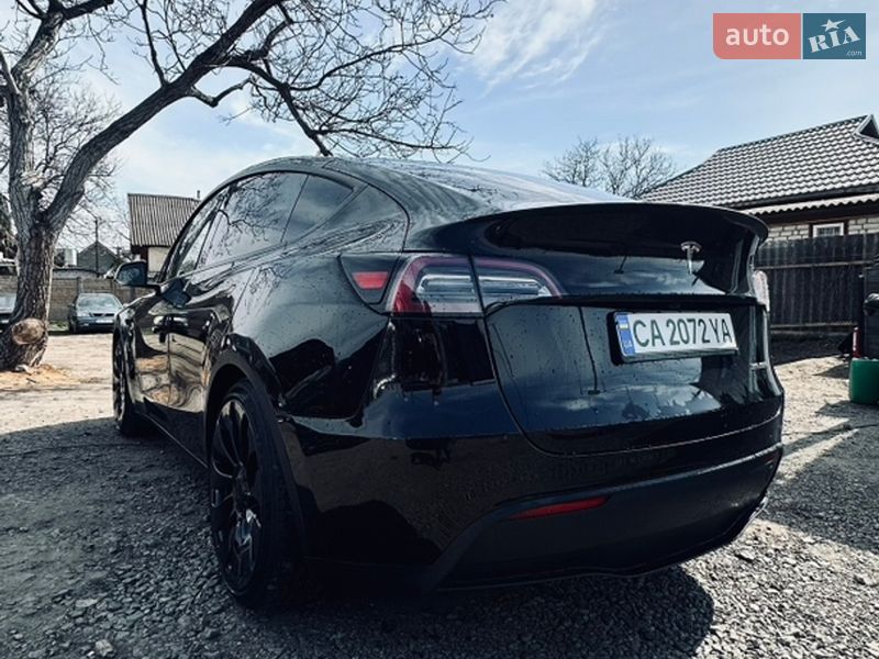 Позашляховик / Кросовер Tesla Model Y 2023 в Смілі