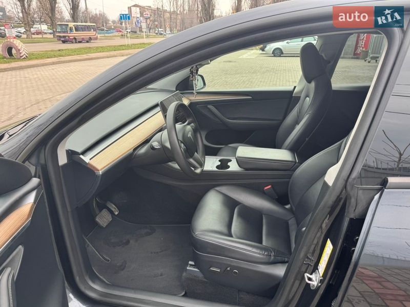 Внедорожник / Кроссовер Tesla Model Y 2024 в Никополе