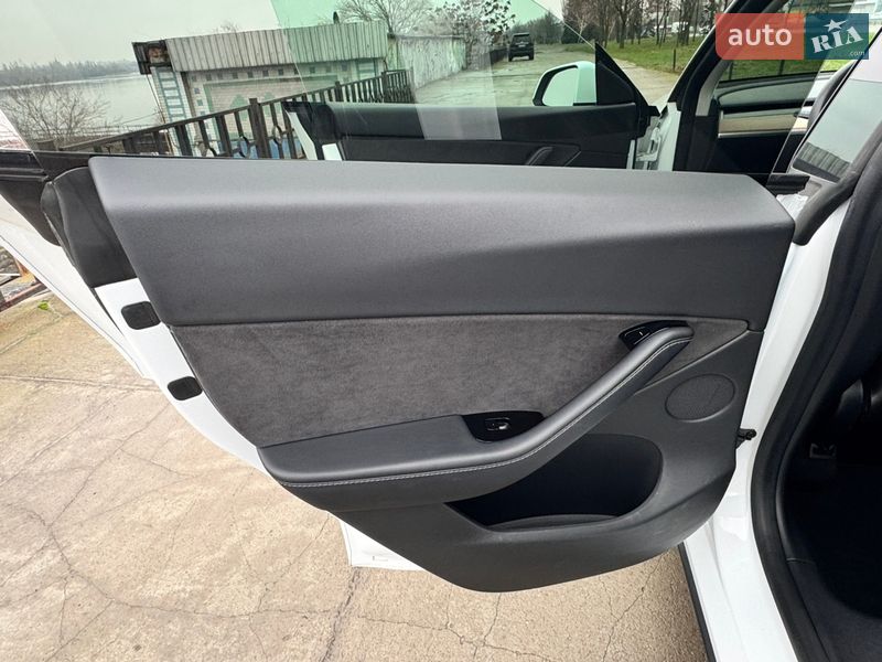 Позашляховик / Кросовер Tesla Model Y 2020 в Дніпрі фото 33 Позашляховик / Кросовер Tesla Model Y 2020 в Дніпрі