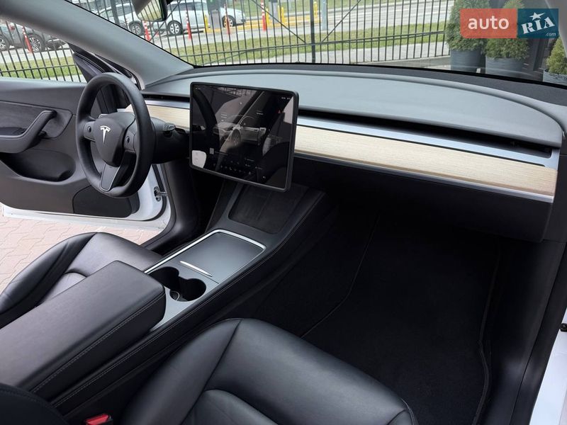 Позашляховик / Кросовер Tesla Model Y 2022 в Києві фото 16 Позашляховик / Кросовер Tesla Model Y 2022 в Києві