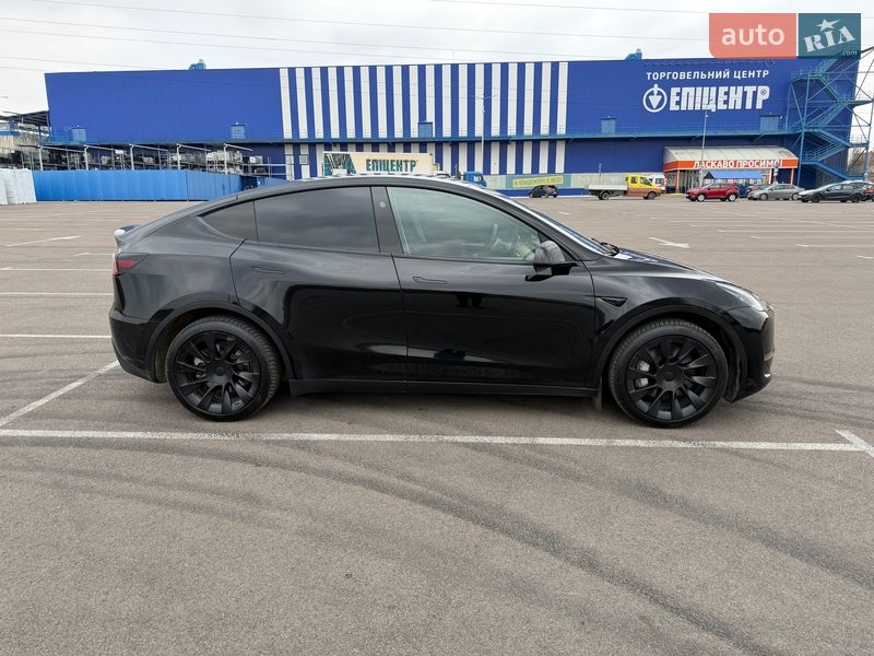 Позашляховик / Кросовер Tesla Model Y 2023 в Рівному фото 4 Позашляховик / Кросовер Tesla Model Y 2023 в Рівному