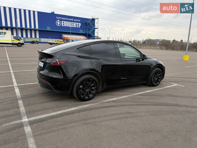 Позашляховик / Кросовер Tesla Model Y 2023 в Рівному фото 5 Позашляховик / Кросовер Tesla Model Y 2023 в Рівному