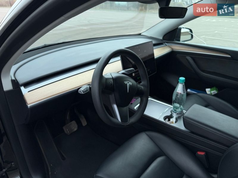 Позашляховик / Кросовер Tesla Model Y 2023 в Рівному фото 9 Позашляховик / Кросовер Tesla Model Y 2023 в Рівному