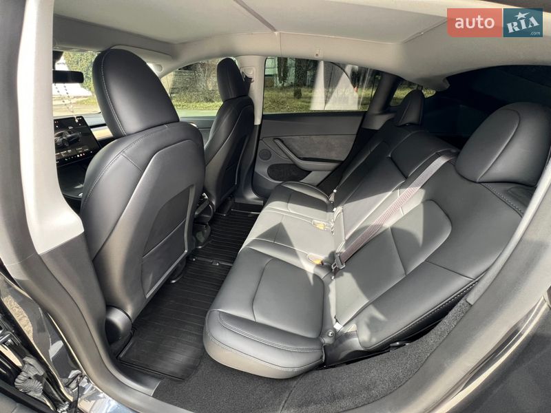 Позашляховик / Кросовер Tesla Model Y 2024 в Києві