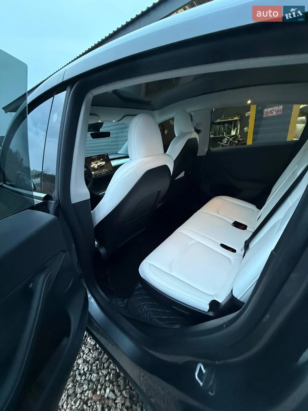 2024 Tesla Model Y - мініатюра 21