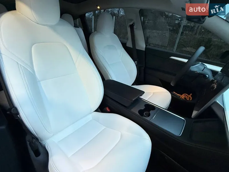 Tesla Model Y 2024 VIN 7SAYGAEE1RF179143 фото оголошення 27 з 78
