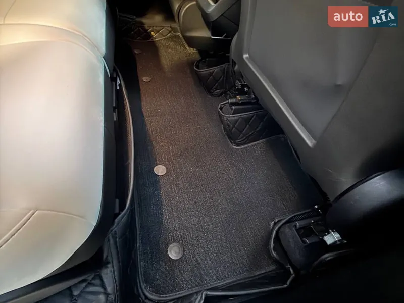 Tesla Model Y 2024 VIN 7SAYGAEE1RF179143 фото оголошення 31 з 78