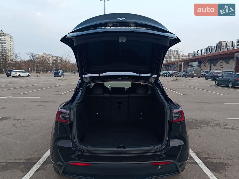 Позашляховик / Кросовер Tesla Model Y 2025 в Києві