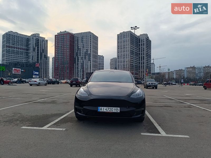Позашляховик / Кросовер Tesla Model Y 2025 в Києві