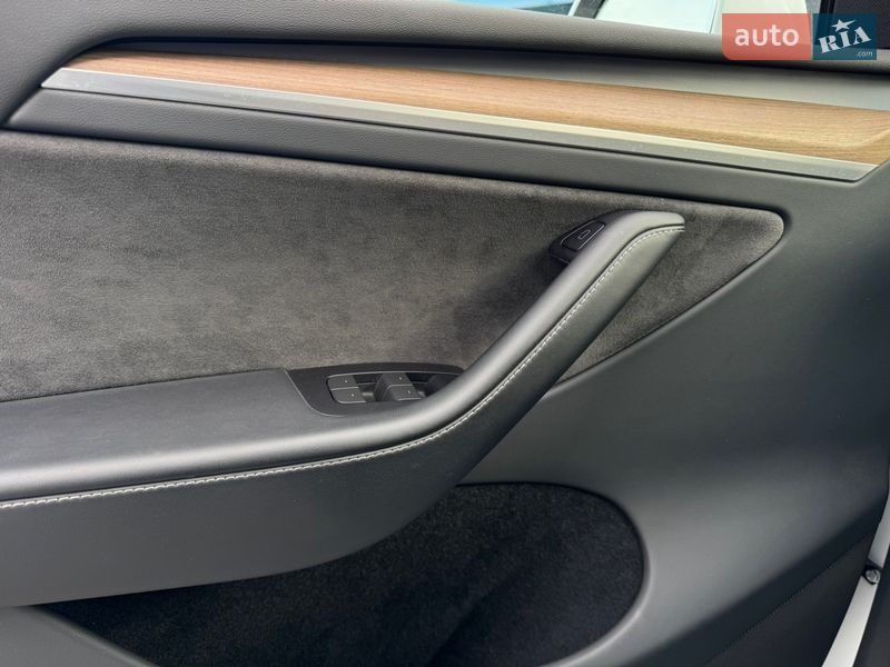 Внедорожник / Кроссовер Tesla Model Y 2024 в Киеве фото 27 Внедорожник / Кроссовер Tesla Model Y 2024 в Киеве