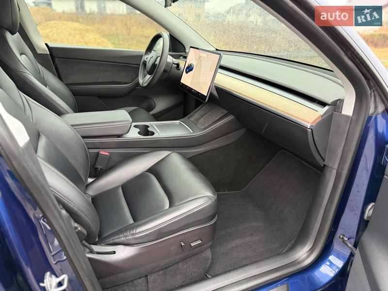 Внедорожник / Кроссовер Tesla Model Y 2021 в Ровно