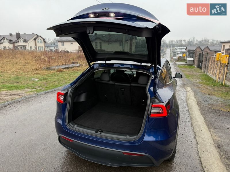 Внедорожник / Кроссовер Tesla Model Y 2021 в Ровно