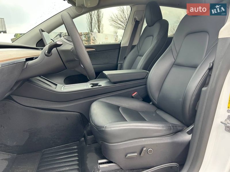 Позашляховик / Кросовер Tesla Model Y 2024 в Умані фото 19 Позашляховик / Кросовер Tesla Model Y 2024 в Умані
