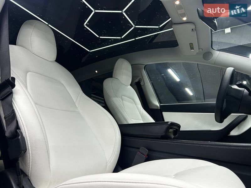 Позашляховик / Кросовер Tesla Model Y 2022 в Чернівцях