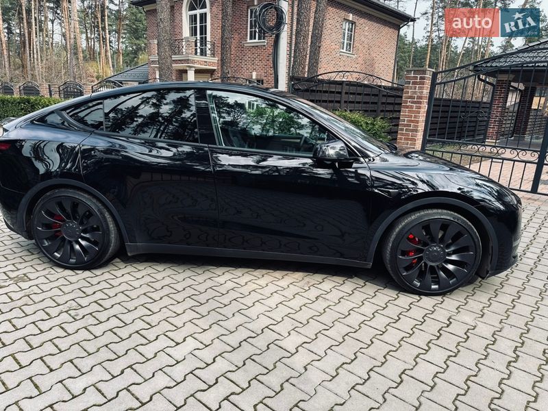 Позашляховик / Кросовер Tesla Model Y 2023 в Києві