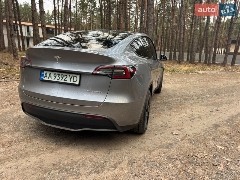 Позашляховик / Кросовер Tesla Model Y 2024 в Києві