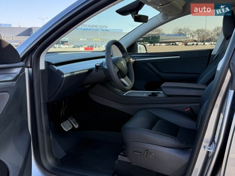 Позашляховик / Кросовер Tesla Model Y 2024 в Дніпрі