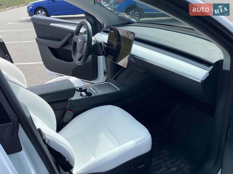 Позашляховик / Кросовер Tesla Model Y 2023 в Києві