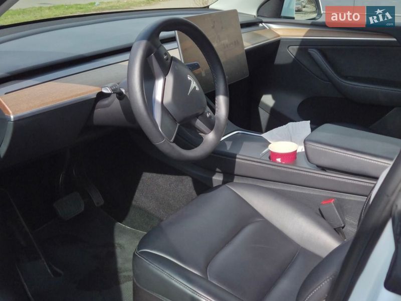 Позашляховик / Кросовер Tesla Model Y 2023 в Дніпрі
