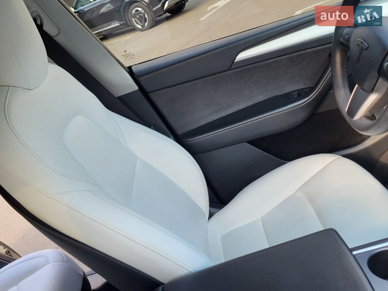 Позашляховик / Кросовер Tesla Model Y 2022 в Києві