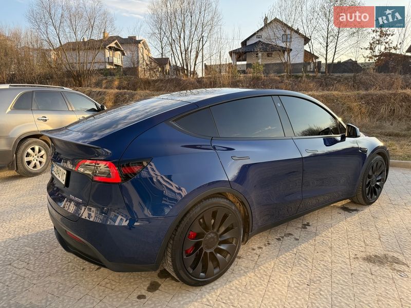 Позашляховик / Кросовер Tesla Model Y 2021 в Львові