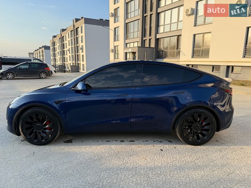 Позашляховик / Кросовер Tesla Model Y 2021 в Львові