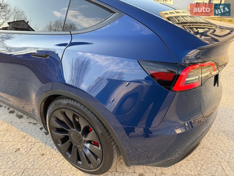 Позашляховик / Кросовер Tesla Model Y 2021 в Львові