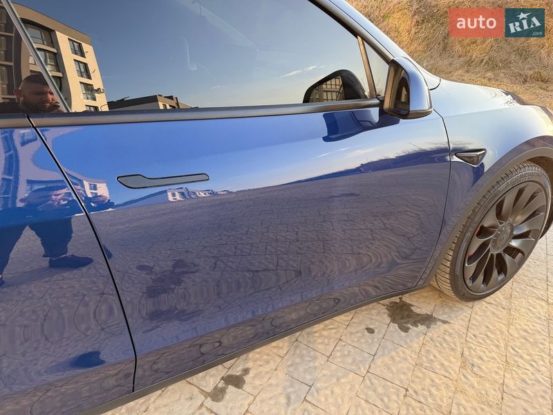 Позашляховик / Кросовер Tesla Model Y 2021 в Львові
